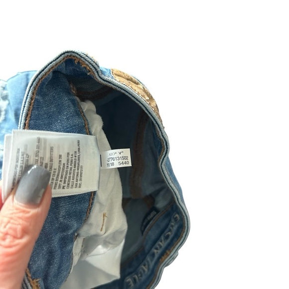 American Eagle Women’s High Rise Shortie Denim Distressed Shorts Blue Size 6 - Picture 4 of 8